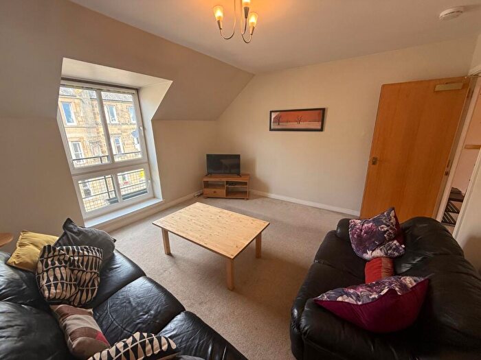 3 Bedroom Flat To Rent In Waverley Park, Edinburgh, EH8