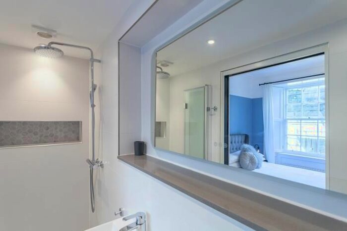 3 Bedroom Flat To Rent In Main Door Flat On Dundonald Street, New Town, Edinburgh, EH3