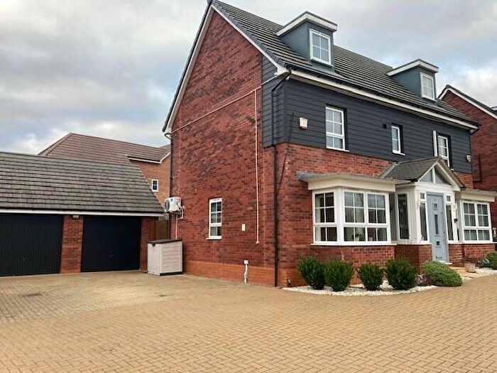 5 Bedroom Detached House To Rent In Milton Keynes Fairfields, MK11