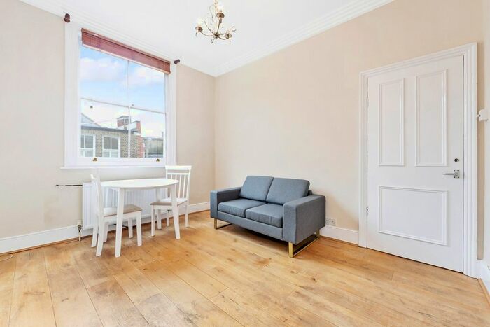 2 Bedroom Flat To Rent In Comeragh Road, London, W14