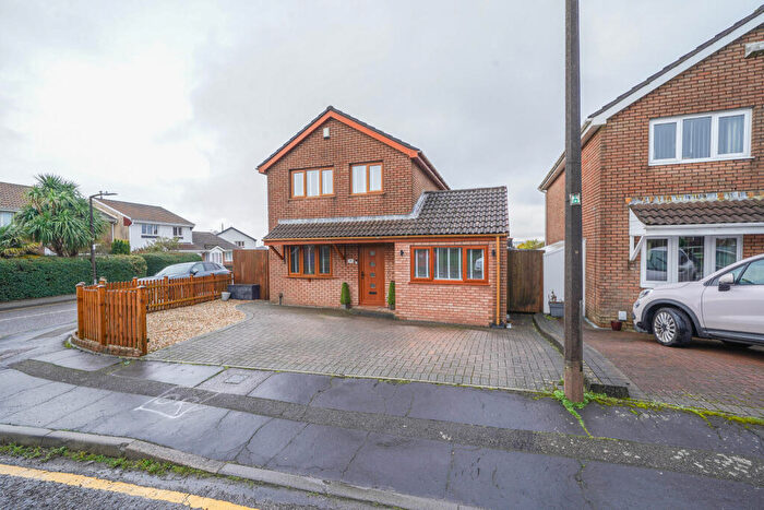 3 Bedroom Detached House For Sale In Y Llwyni, Swansea, SA6
