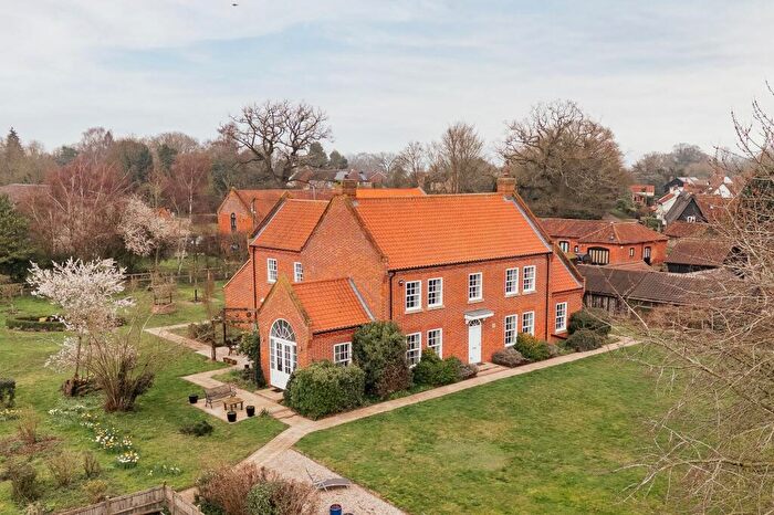 4 Bedroom Detached House For Sale In A Quintessential Farmhouse With Acres In Thompson, IP24