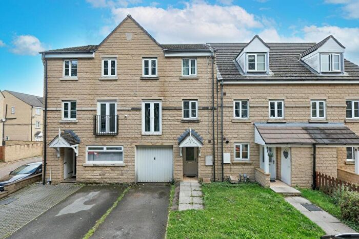 3 Bedroom House For Sale In Brander Close, Idle, Bradford, West Yorkshire, Uk, BD10