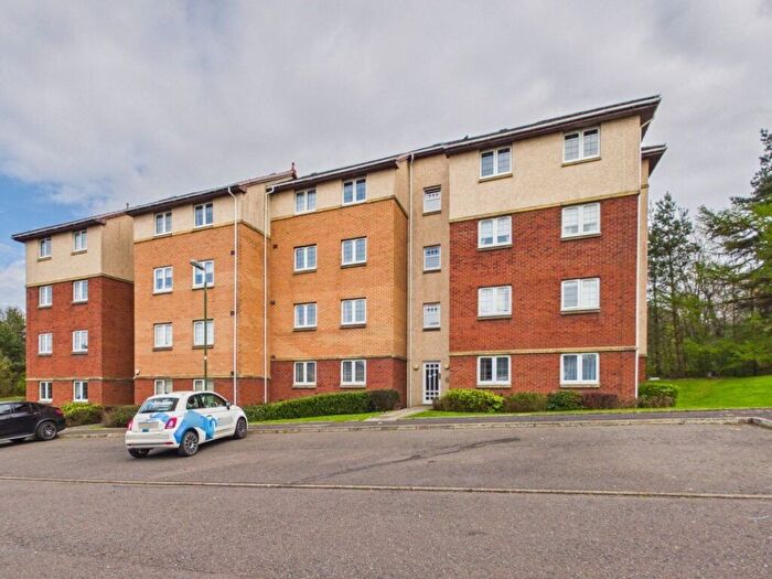 2 Bedroom Flat For Sale In Burnvale Place, Livingston, EH54