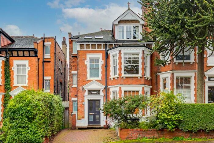 4 Bedroom Apartment To Rent In Southwood Avenue, Highgate, N6