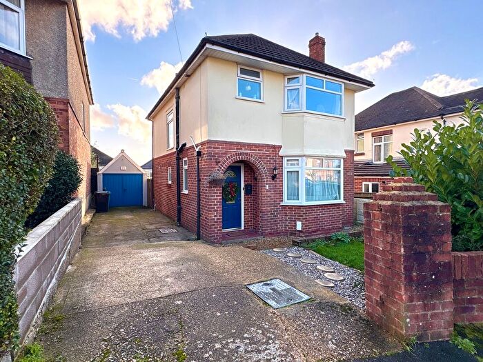 3 Bedroom Detached House For Sale In Lacey Crescent, Poole, BH15