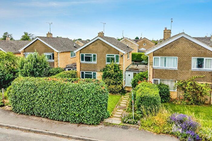 3 Bedroom Detached House For Sale In Aldsworth Close, Fairford, Gloucestershire, GL7