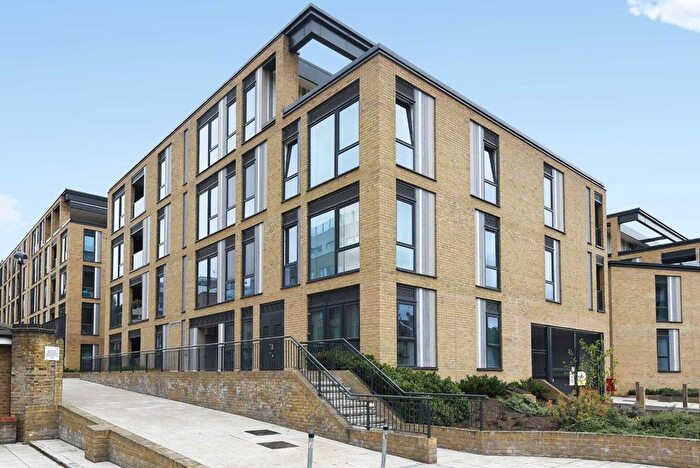 2 Bedroom Flat To Rent In Eltringham Street, London, SW18