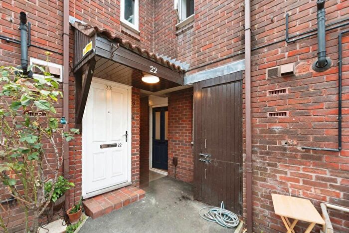 1 Bedroom Flat To Rent In Briscoe Close, Acacia Road, London, E11
