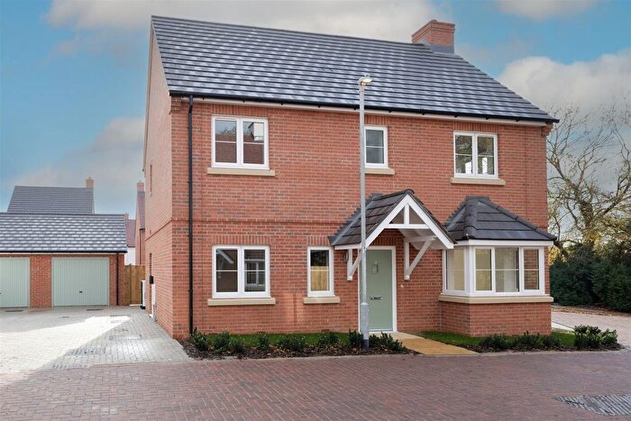 4 Bedroom Detached House For Sale In Holley Drive, Thurleigh, MK44