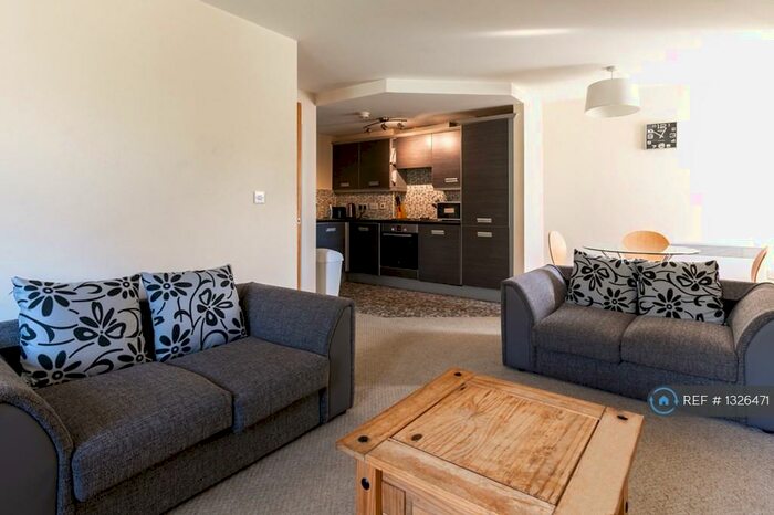 2 Bedroom Flat To Rent In Ladybarn Lane, Manchester, M14