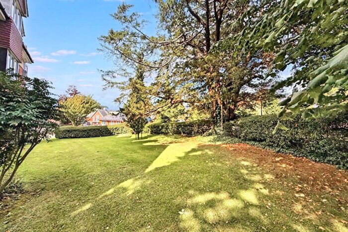 2 Bedroom Flat For Sale In Chandlers Ford, SO53