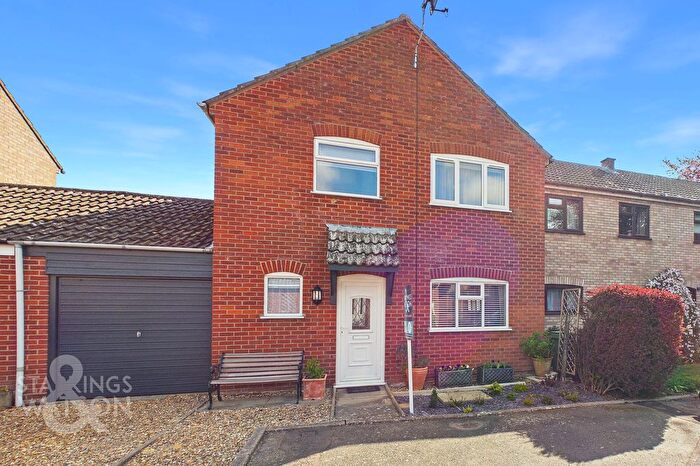 3 Bedroom Semi Detached House For Sale In Burgess Way, Brooke, Norwich, NR15