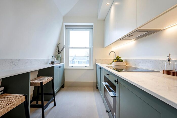 1 Bedroom Flat To Rent In Nevern Square, Earls Court, SW5