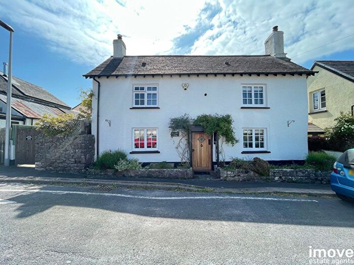 3 Bedroom Detached House For Sale In School Road, Kingskerswell, Newton Abbot, TQ12