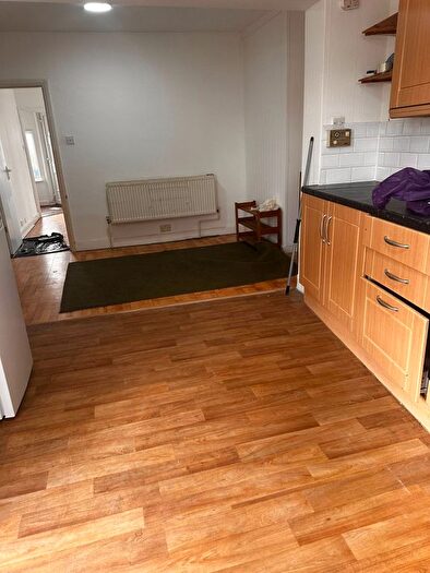 2 Bedroom Semi-Detached House To Rent In Thornton Road, Croydon, CR0