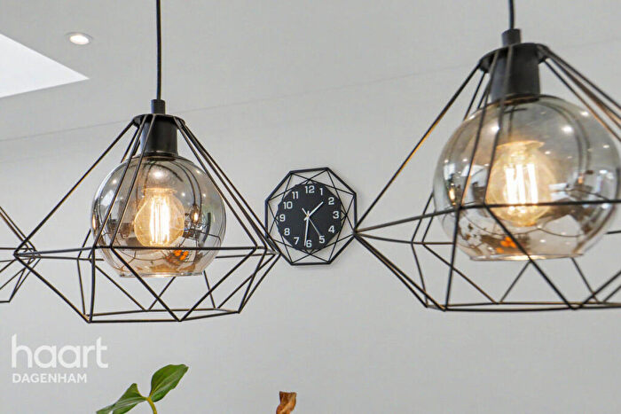 4 Bedroom Town House For Sale In Tallow Close, Dagenham, RM9