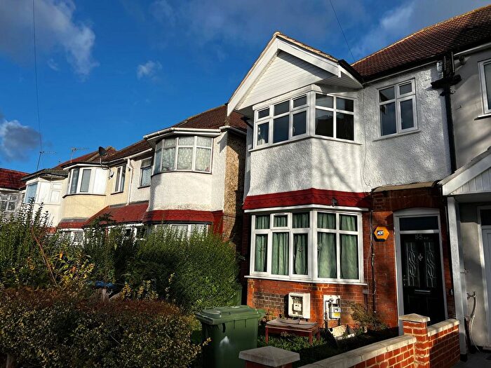 1 Bedroom Flat To Rent In Thurlby Road, Wembley, HA0