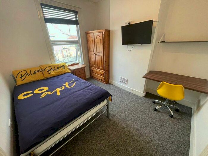 3 Bedroom Flat To Rent In Viaduct Road, Brighton, BN1