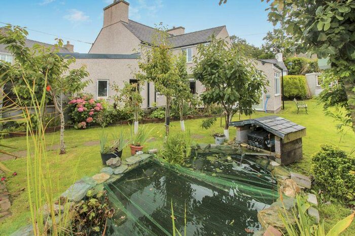 3 Bedroom Detached House For Sale In , Penysarn, LL69