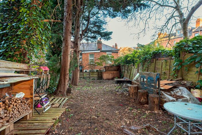 1 Bedroom Studio To Rent In Archway Road, London, N6