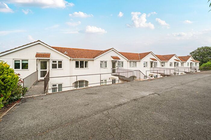 2 Bedroom Flat For Sale In Hookhills Road, Paignton, Devon, TQ4