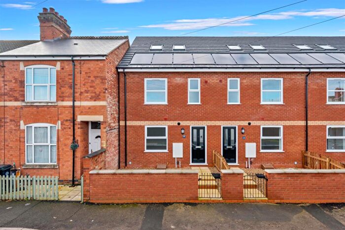 4 Bedroom Town House For Sale In Wentworth Road, Rushden, NN10