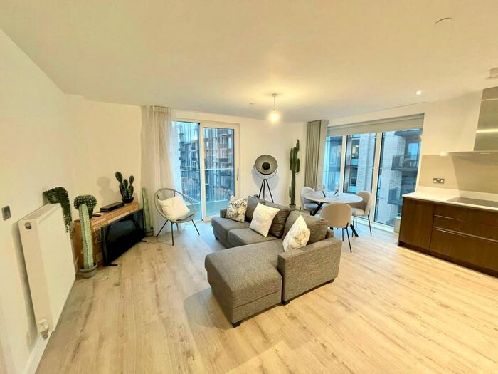 2 Bedroom Apartment To Rent In Lockgate Square, Salford, M5