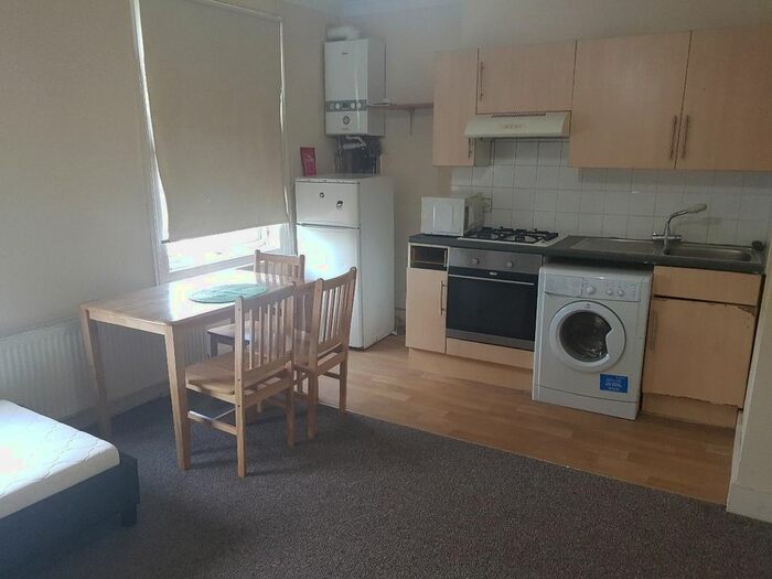 1 Bedroom Flat To Rent In Green Lanes, London, N4