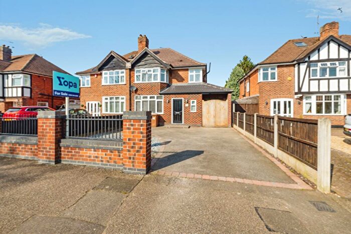 3 Bedroom Semi Detached House For Sale In Western Avenue, Lincoln, LN6