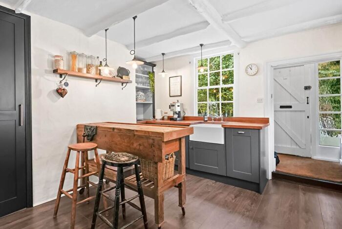 2 Bedroom Cottage For Sale In Ewell Road, Cheam, SM3