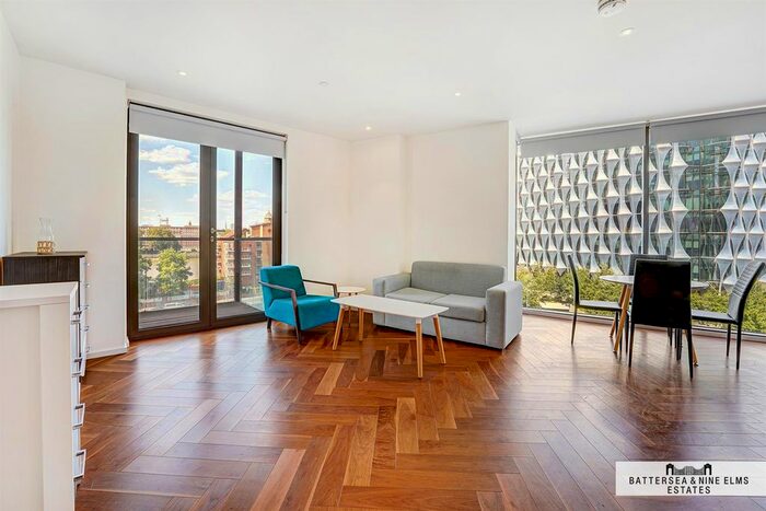 2 Bedroom Flat To Rent In New Union Square, London, SW11