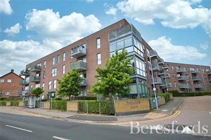 1 Bedroom Apartment For Sale In Dreywood Court, Squirrels Heath Lane, RM2