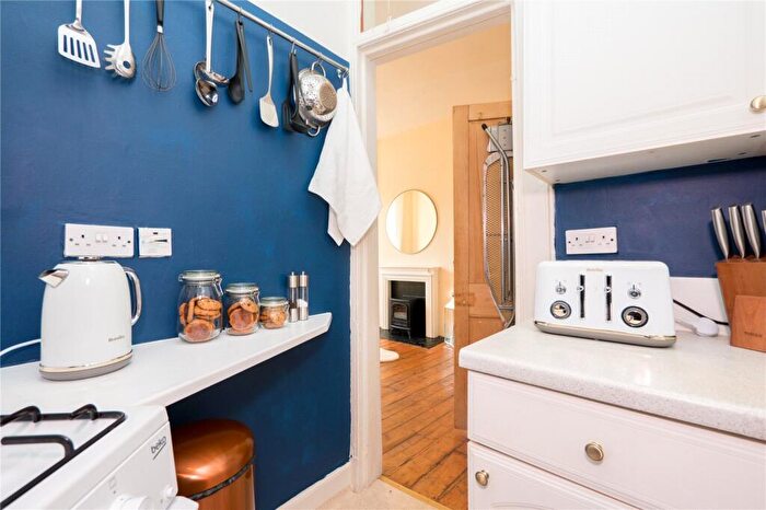1 Bedroom Flat To Rent In Dean Park Street, Edinburgh, EH4