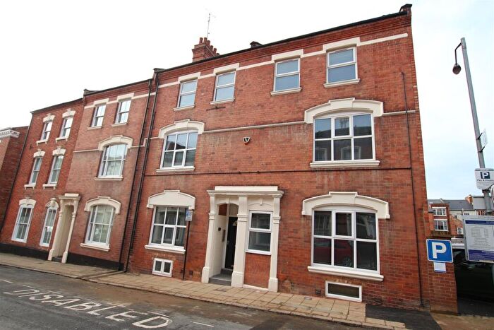 2 Bedroom Flat To Rent In Hazelwood Road, Northampton, NN1