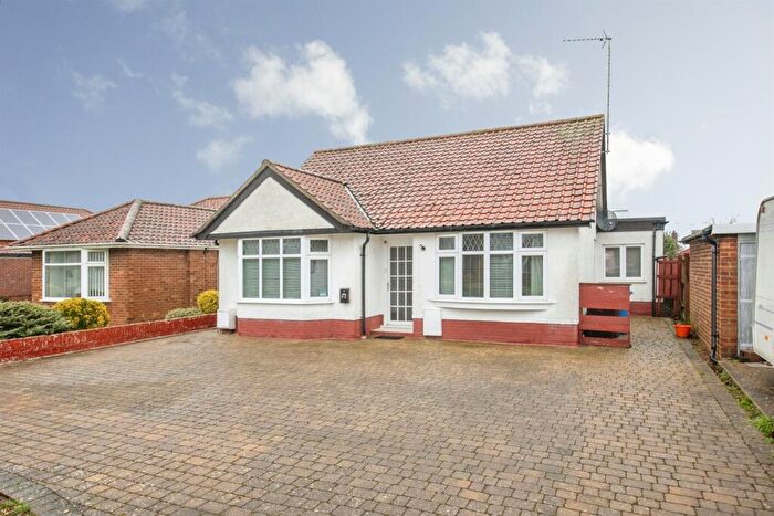 3 Bedroom Detached Bungalow For Sale In Chelsworth Avenue, Ipswich, IP4