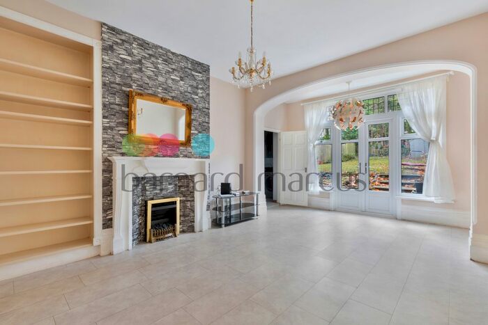 2 Bedroom Flat To Rent In Mayfield Road, Sanderstead, South Croydon, CR2