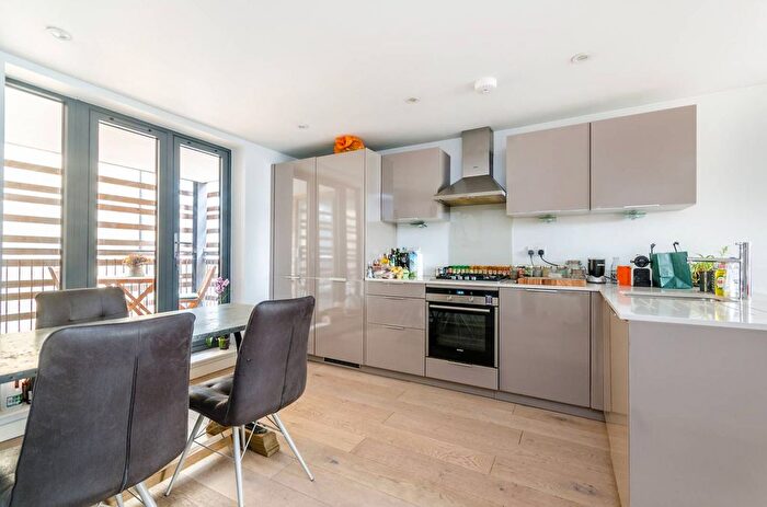 2 Bedroom Flat To Rent In Bermondsey Street, London Bridge, London, SE1