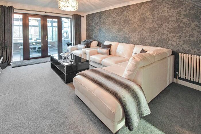 2 Bedroom End Of Terrace House For Sale In Raleigh Close, Princes Park, Chatham, ME5