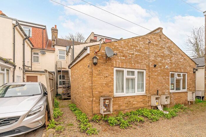 1 Bedroom Studio For Sale In St Peter's Street, South Croydon, CR2