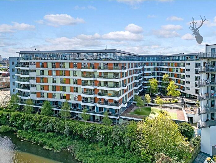 2 Bedroom Flat For Sale In Wick Lane, Ink Court, E3