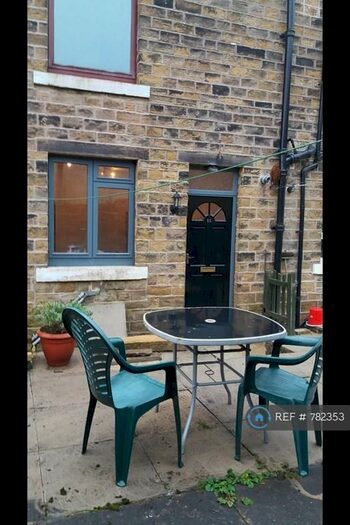 2 Bedroom Terraced House To Rent In Longlands Road, Slaithwaite, Huddersfield, HD7