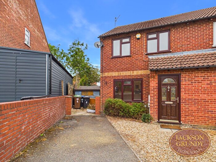 3 Bedroom Semi Detached House To Rent In St. Anthonys Close, Daventry, NN11