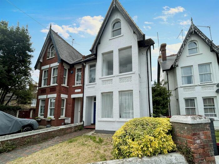 5 Bedroom Semi-Detached House To Rent In Cavendish Road, Herne Bay, CT6