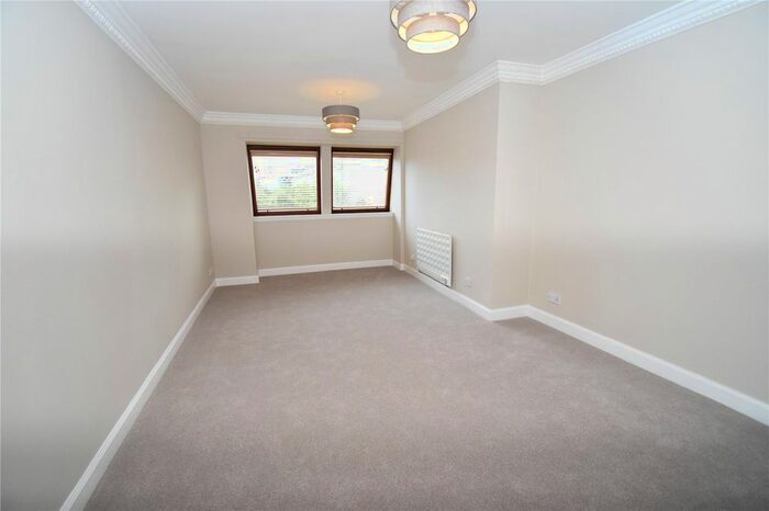 1 Bedroom Flat To Rent In James Square (Caledonian Crescent), Edinburgh, EH11