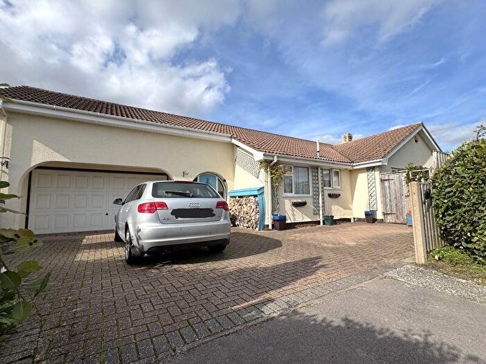 4 Bedroom Bungalow For Sale In Sandford Road, Wareham, BH20