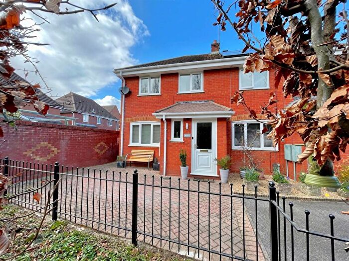 3 Bedroom Semi Detached House To Rent In Coriander Way, Whiteley, PO15