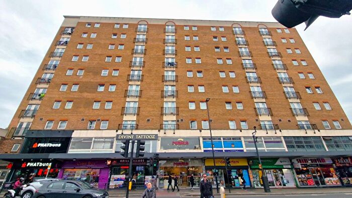 1 Bedroom Flat To Rent In Madison Heights, High Street, Hounslow, TW3