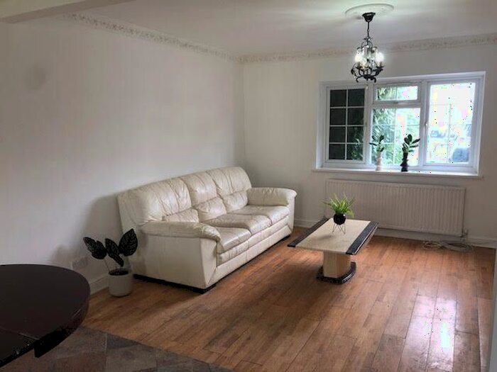 4 Bedroom Terraced House To Rent In Brookside Avenue, Surrey, Surrey, TW15