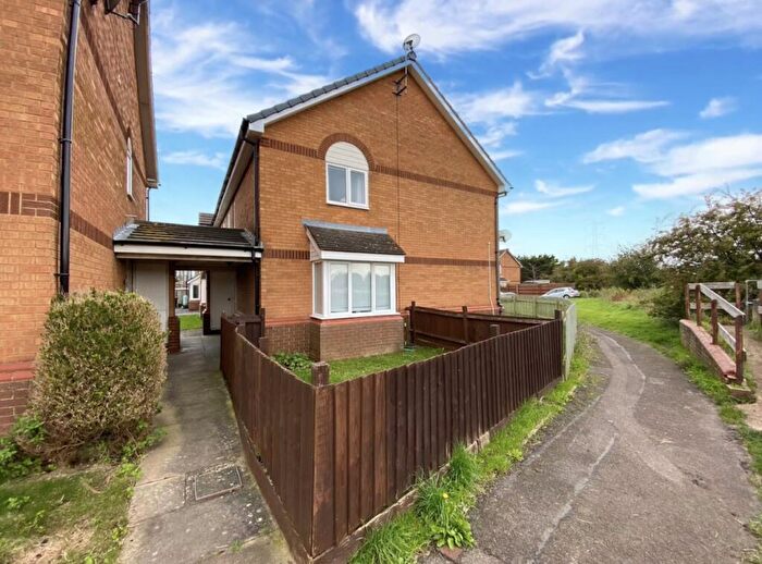 2 Bedroom End Of Terrace House To Rent In Lupin Walk, Aylesbury, HP21